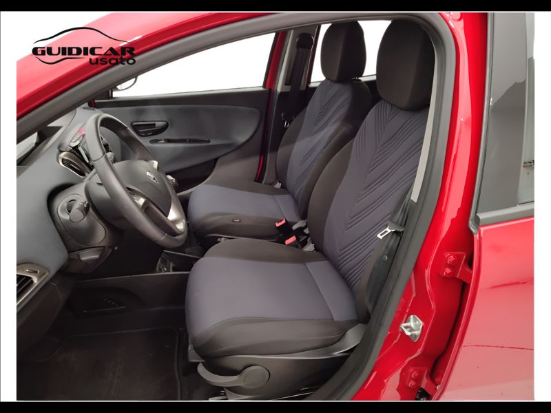 GuidiCar - LANCIA Ypsilon 2023 Ypsilon 1.0 firefly hybrid Gold Plus s&s 70cv 5p.ti Usato
