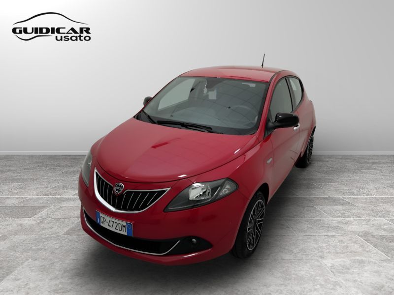 GuidiCar - LANCIA Ypsilon 2023 Ypsilon 1.0 firefly hybrid Gold Plus s&s 70cv 5p.ti Usato