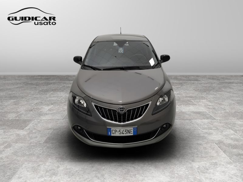 GuidiCar - LANCIA Ypsilon 2023 Ypsilon 1.0 firefly hybrid Gold s&s 70cv 5p.ti Usato