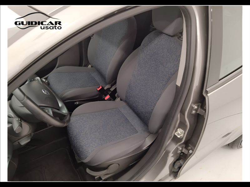 GuidiCar - LANCIA Ypsilon 2023 Ypsilon 1.0 firefly hybrid Gold s&s 70cv 5p.ti Usato