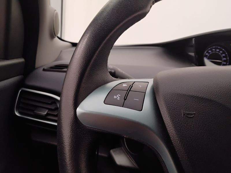 GuidiCar - LANCIA Ypsilon 2023 Ypsilon 1.0 firefly hybrid Gold s&s 70cv 5p.ti Usato