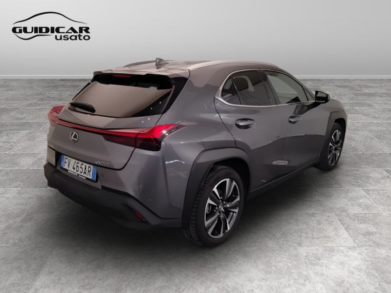 GuidiCar - LEXUS UX 2019 UX 2.0 Executive 2wd cvt Usato