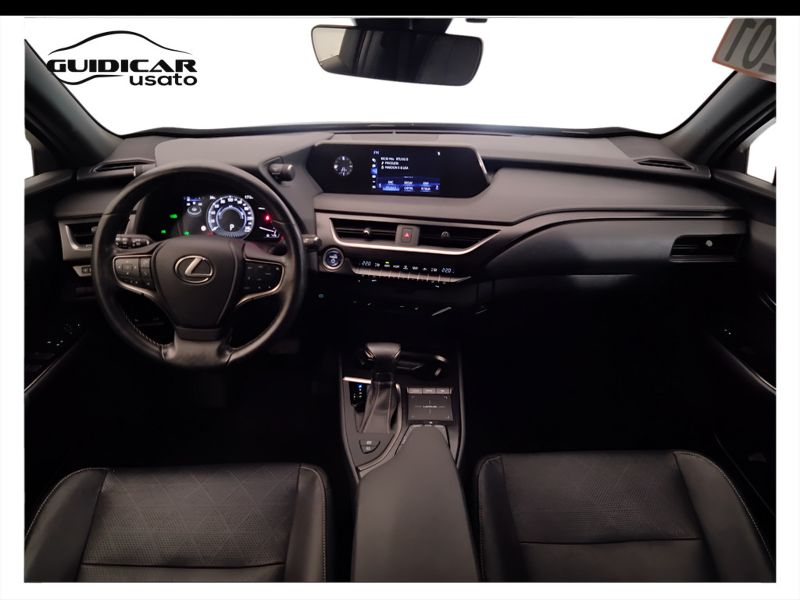 GuidiCar - LEXUS UX 2019 UX 2.0 Executive 2wd cvt Usato