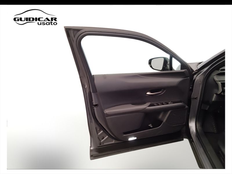 GuidiCar - LEXUS UX 2019 UX 2.0 Executive 2wd cvt Usato