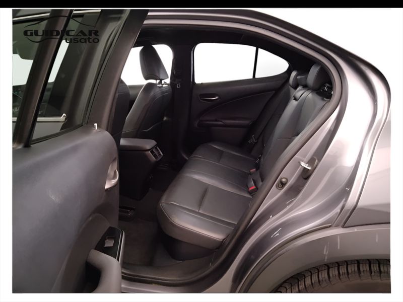 GuidiCar - LEXUS UX 2019 UX 2.0 Executive 2wd cvt Usato