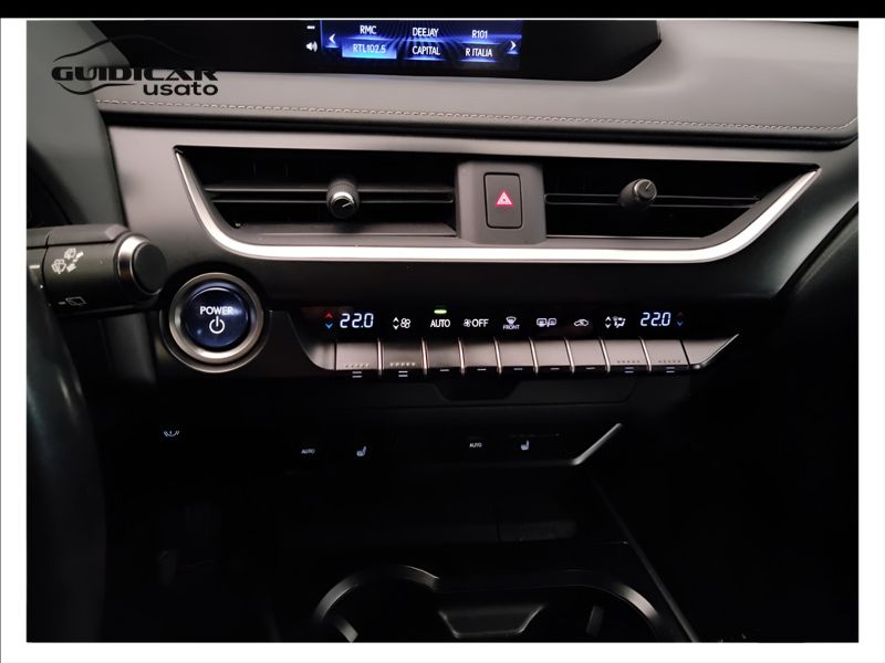 GuidiCar - LEXUS UX 2019 UX 2.0 Executive 2wd cvt Usato