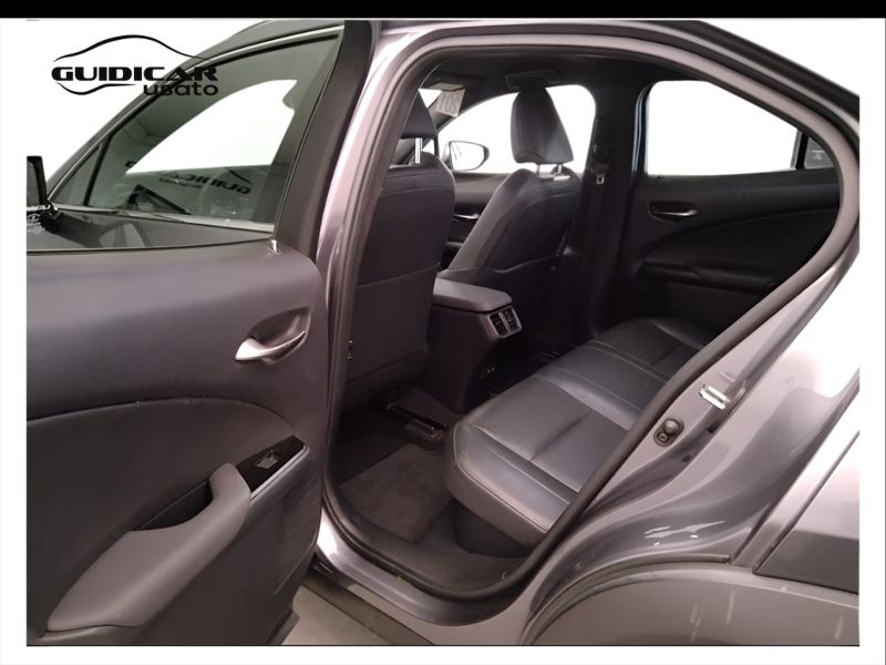 GuidiCar - LEXUS UX 2019 UX 2.0 Executive 2wd cvt Usato