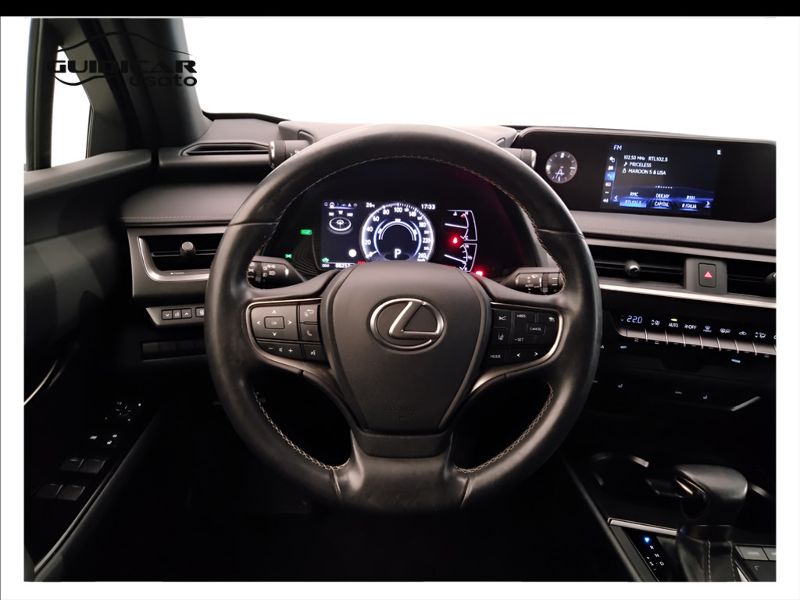 GuidiCar - LEXUS UX 2019 UX 2.0 Executive 2wd cvt Usato