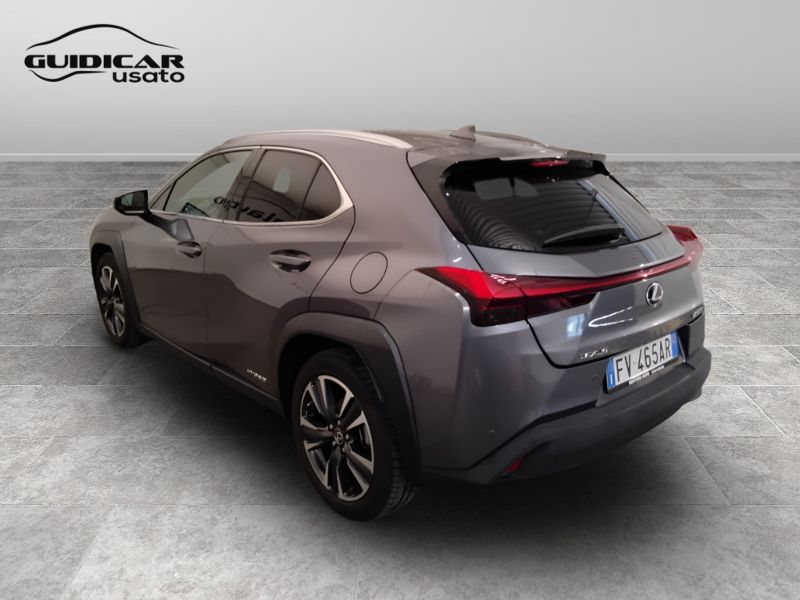 GuidiCar - LEXUS UX 2019 UX 2.0 Executive 2wd cvt Usato