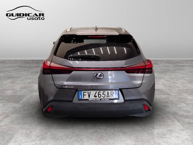 GuidiCar - LEXUS UX 2019 UX 2.0 Executive 2wd cvt Usato