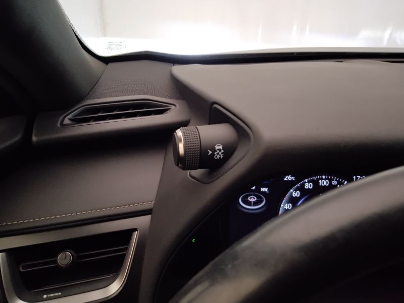 GuidiCar - LEXUS UX 2019 UX 2.0 Executive 2wd cvt Usato