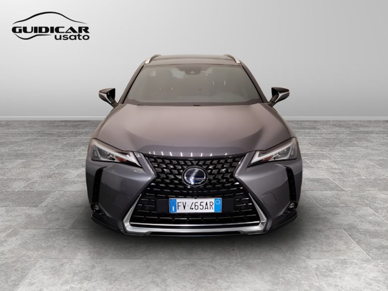 GuidiCar - LEXUS UX 2019 UX 2.0 Executive 2wd cvt Usato