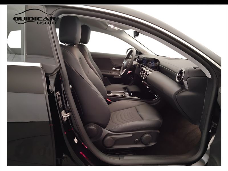 GuidiCar - Mercedes CLA 2024 CLA Shooting Brake 180 d Progressive Advanced auto Usato