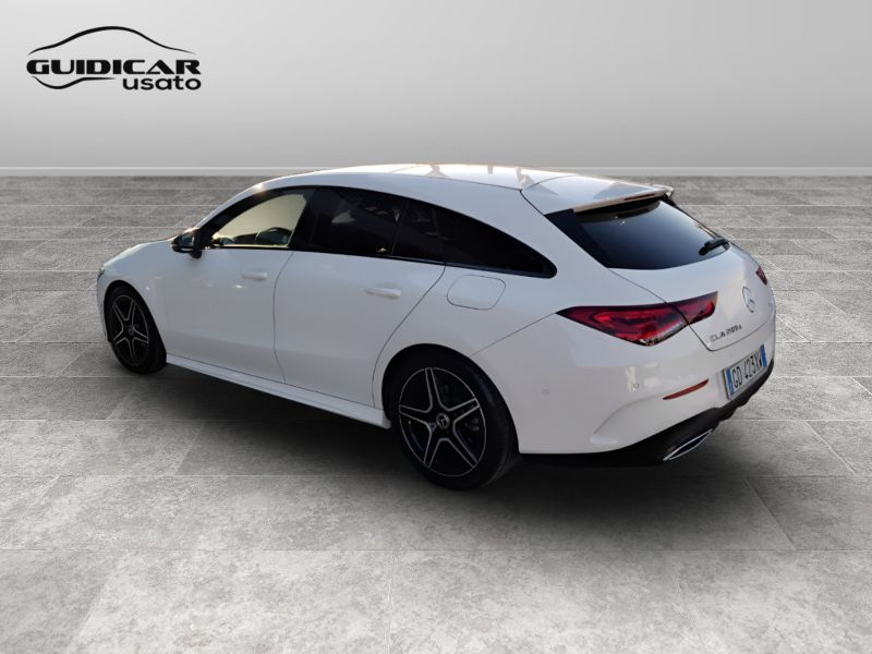 GuidiCar - Mercedes CLA 2021 CLA Shooting Brake 200 d Premium 4matic auto Usato