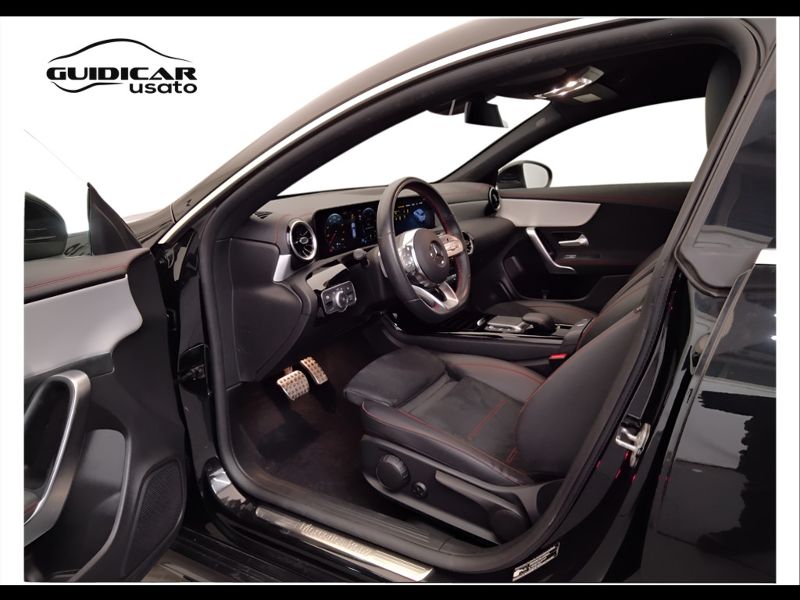 GuidiCar - Mercedes CLA 2023 CLA Shooting Brake 200 d Premium 4matic auto Usato