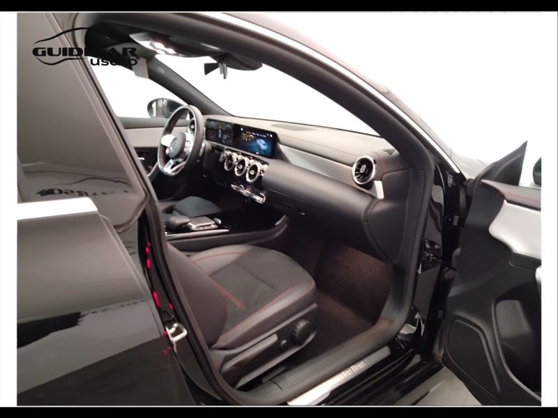 GuidiCar - Mercedes CLA 2023 CLA Shooting Brake 200 d Premium 4matic auto Usato