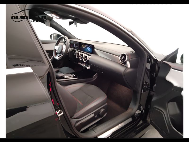 GuidiCar - Mercedes CLA 2023 CLA Shooting Brake 200 d Premium 4matic auto Usato