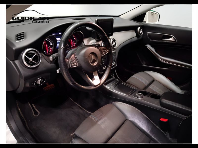 GuidiCar - Mercedes CLA 2017 CLA Shooting Brake 220 d Sport auto FL Usato