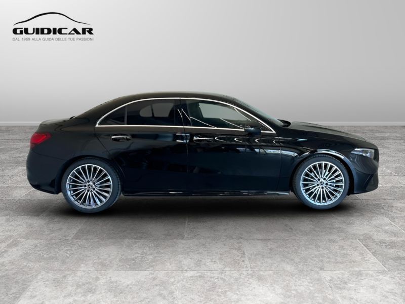 GuidiCar - MERCEDES BENZ CLASSE A SEDAN 1 A 180 d AMG Line ADVANCED PLUS Nuovo