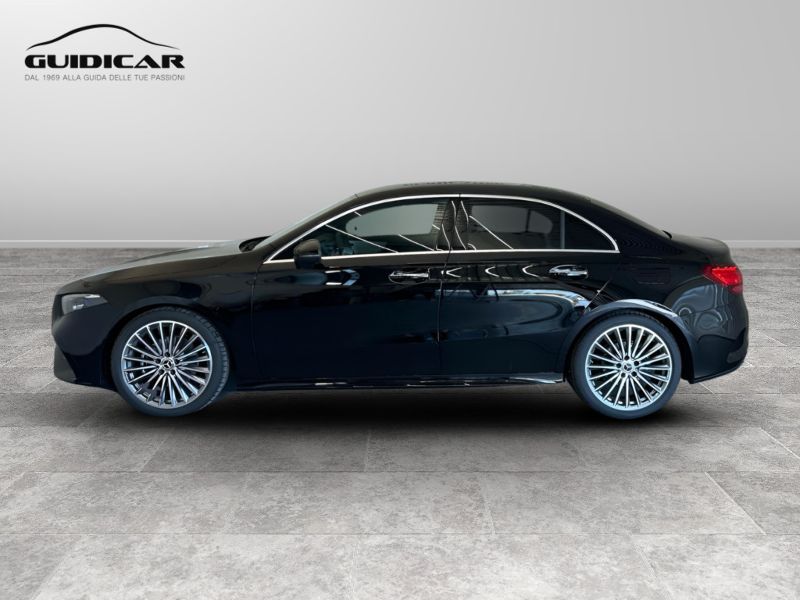 GuidiCar - MERCEDES BENZ CLASSE A SEDAN 1 A 180 d AMG Line ADVANCED PLUS Nuovo