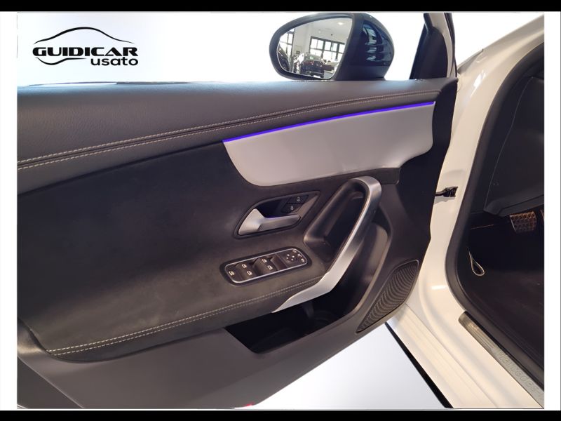 GuidiCar - Mercedes Classe a 2022 A 180 d Premium Night edition Usato