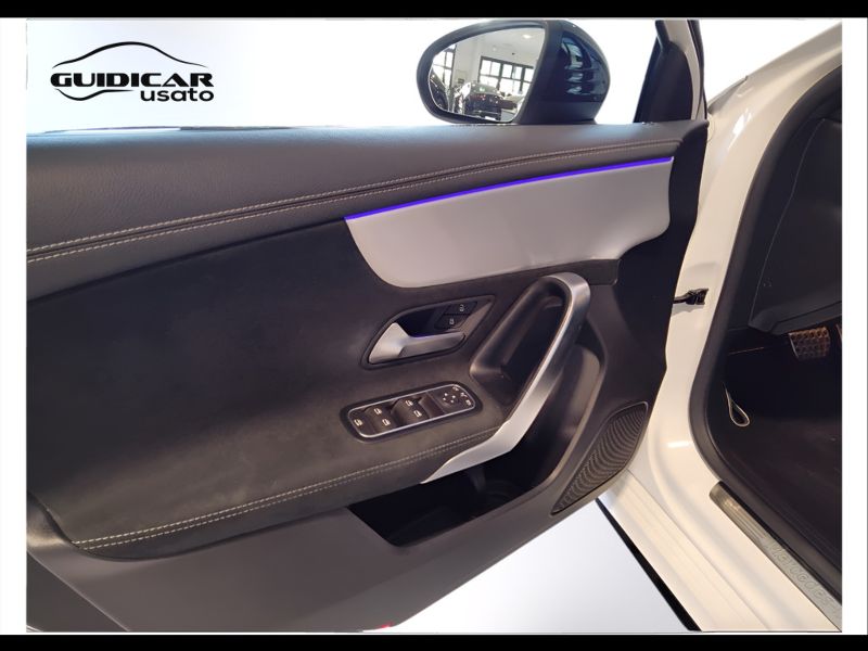 GuidiCar - Mercedes Classe a 2022 A 180 d Premium Night edition Usato