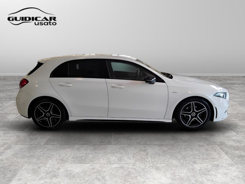 GuidiCar - Mercedes Classe a 2022 A 180 d Premium Night edition Usato