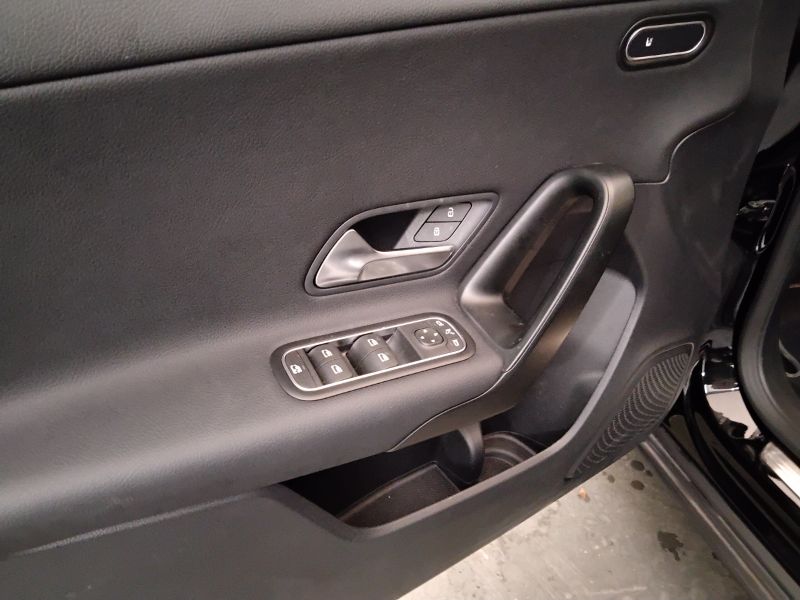 GuidiCar - Mercedes Classe a 2024 A 180 d Advanced auto Usato