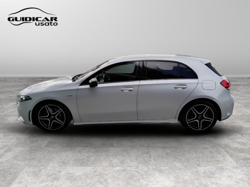GuidiCar - Mercedes Classe a 2022 A 180 d Premium Night edition auto Usato