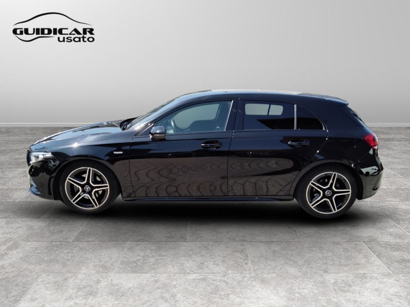 GuidiCar - Mercedes Classe a 2022 A 180 d Premium Night edition auto Usato