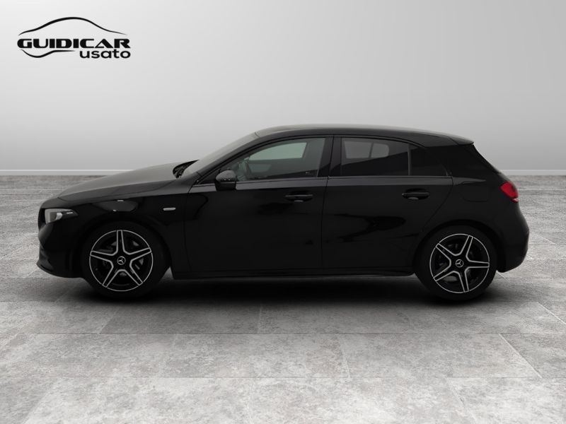 GuidiCar - Mercedes Classe a 2022 A 180 d Premium Night edition auto Usato