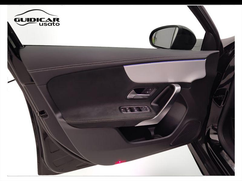 GuidiCar - Mercedes Classe a 2022 A 180 d Premium Night edition auto Usato