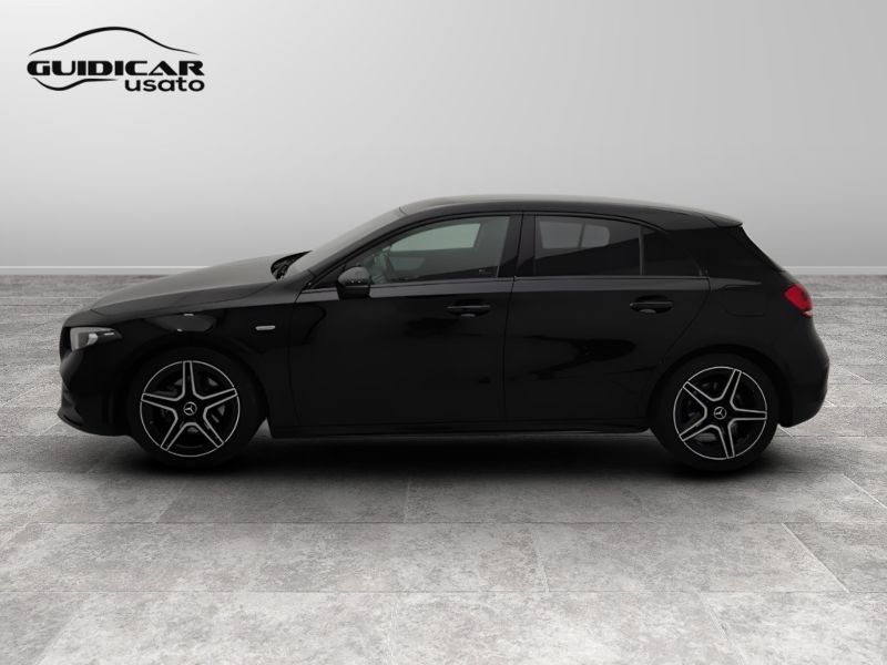 GuidiCar - Mercedes Classe a 2022 A 180 d Premium Night edition auto Usato