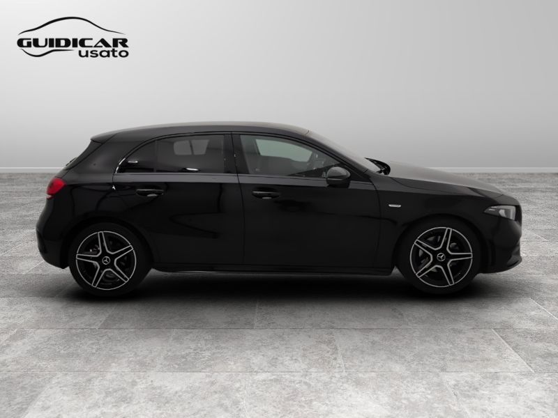 GuidiCar - Mercedes Classe a 2022 A 180 d Premium Night edition auto Usato