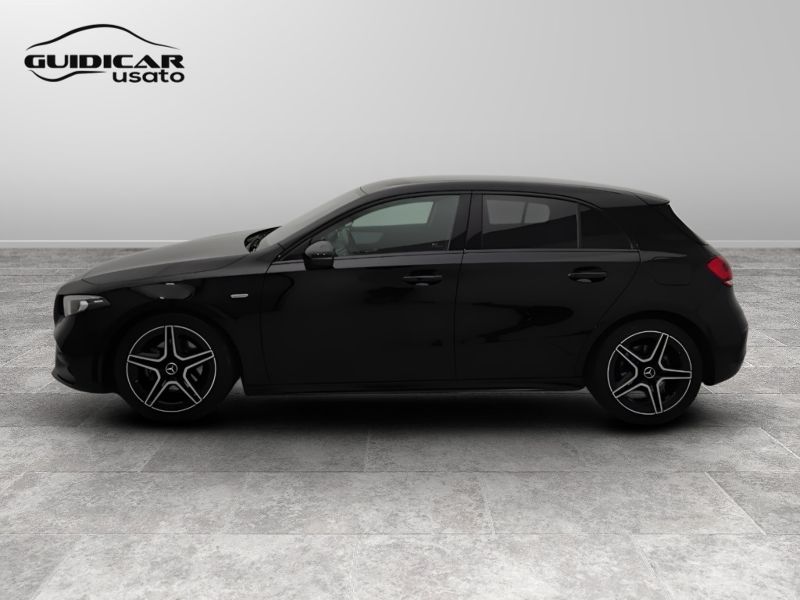 GuidiCar - Mercedes Classe a 2022 A 180 d Premium Night edition auto Usato