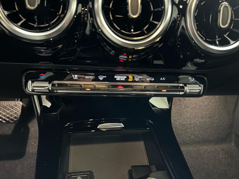 GuidiCar - MERCEDES BENZ Classe a 1 A 180 Sport auto Nuovo