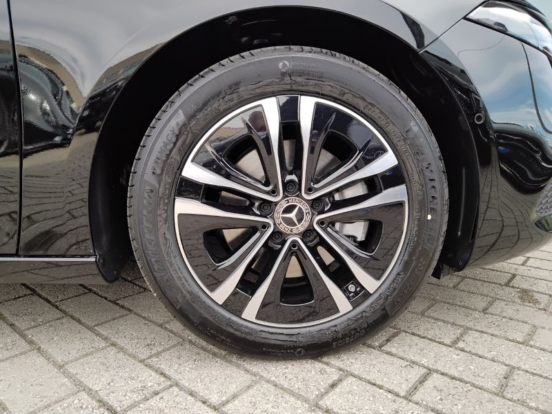 GuidiCar - MERCEDES BENZ Classe a 1 A 180 Sport auto Nuovo