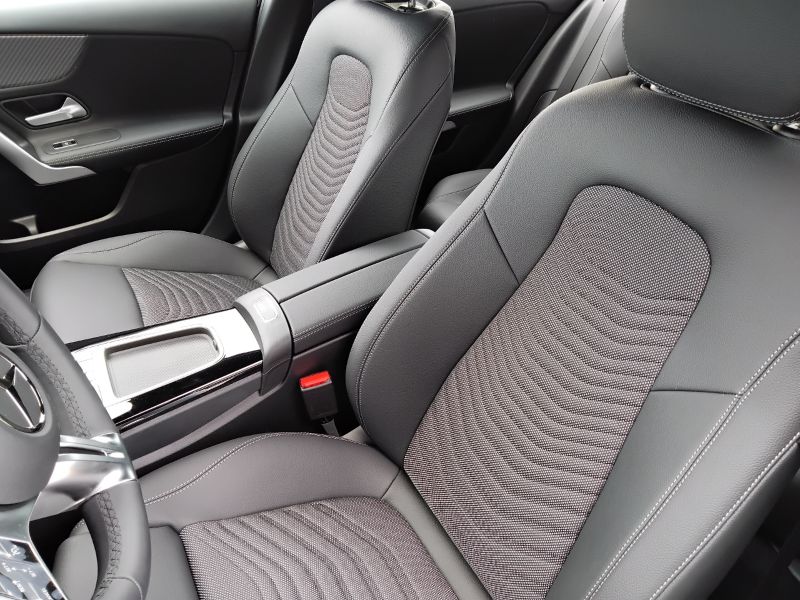 GuidiCar - MERCEDES BENZ Classe a 1 A 180 Sport auto Nuovo