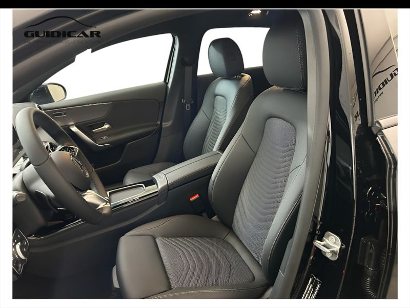 GuidiCar - MERCEDES BENZ Classe a 1 A 180 Sport auto Nuovo