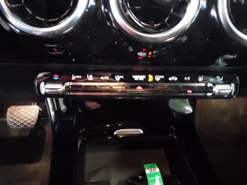 GuidiCar - Mercedes Classe a 2021 A 250 e plug-in hybrid(e eq-power) Business auto Usato