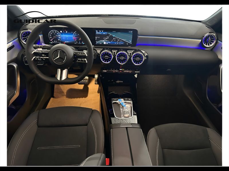 GuidiCar - MERCEDES BENZ Classe a 1 A 180 d Alpine Grey Edition Nuovo