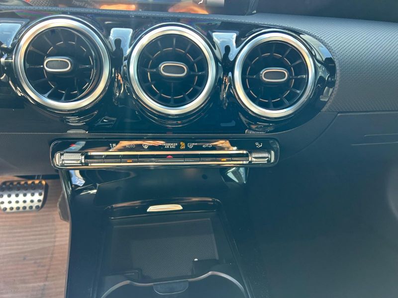 GuidiCar - MERCEDES BENZ Classe a 1 A 180 d Automatic AMG Line ADVANCED Nuovo