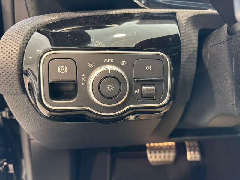 GuidiCar - MERCEDES BENZ Classe a 1 A 180 d Automatic AMG Line ADVANCED Nuovo