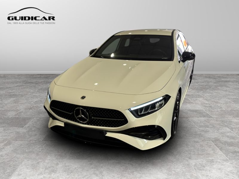 GuidiCar - MERCEDES BENZ Classe a 1 A 180 d Automatic AMG Line ADVANCED Nuovo