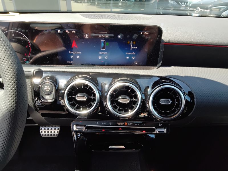 GuidiCar - MERCEDES BENZ Classe a 1 A 180 d Automatic AMG Line ADVANCED Nuovo