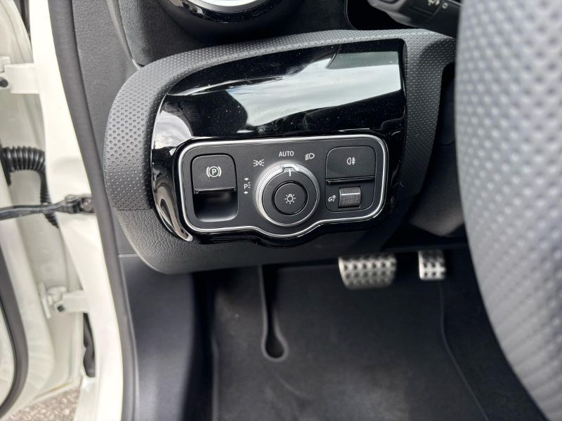 GuidiCar - MERCEDES BENZ Classe a 1 A 180 d Automatic AMG Line ADVANCED Nuovo