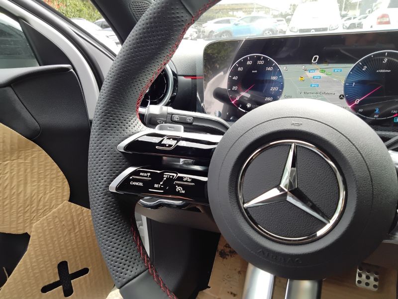 GuidiCar - MERCEDES BENZ Classe a 1 A 180 d Automatic AMG Line ADVANCED Nuovo