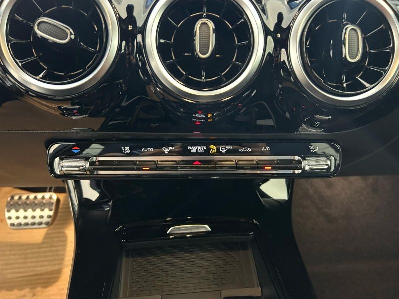 GuidiCar - MERCEDES BENZ Classe a 1 A 180 d Automatic AMG Line ADVANCED Nuovo