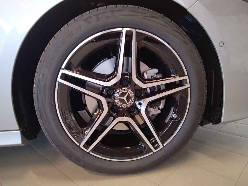 GuidiCar - MERCEDES BENZ Classe a 1 A 180 d Automatic AMG Line ADVANCED Nuovo