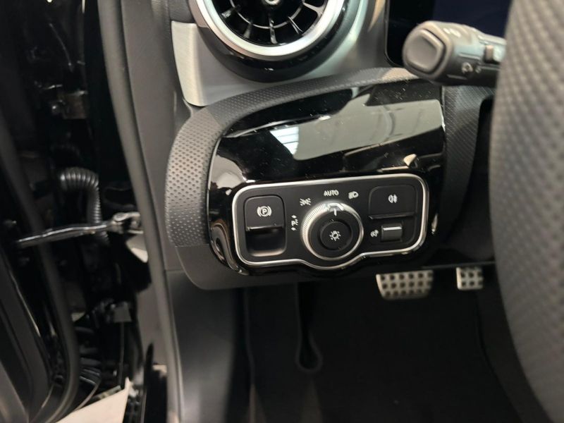 GuidiCar - MERCEDES BENZ Classe a 1 A 180 d Automatic AMG Line ADVANCED Nuovo